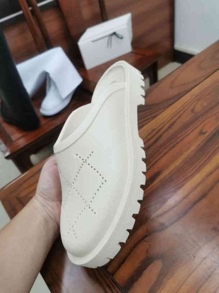 selling high-quality direct men's and women's slippers fashion baotou hollow out thick soled sandals summer bathroom beach shoes s, Black
selling high-quality direct men's and women's slippers fashion baotou hollow out thick soled sandals summer bathroom beach shoes s, Black