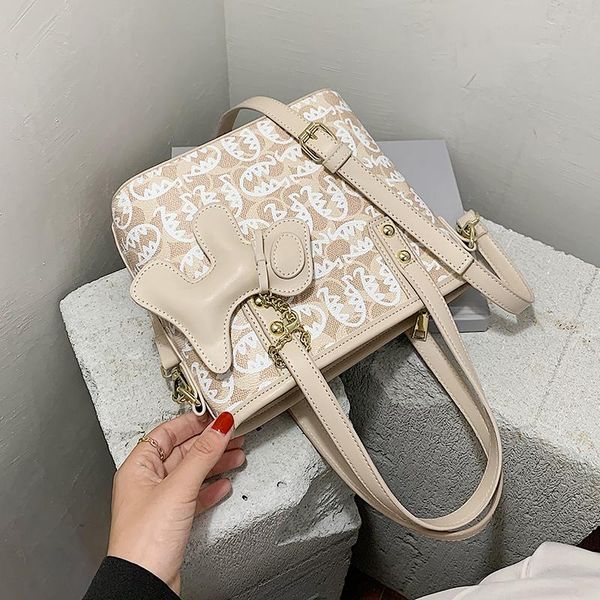 new french design fashion bucket bag handbag underarm bag & unique shoulder messenger width 23cm height 19cm
new french design fashion bucket bag handbag underarm bag & unique shoulder messenger width 23cm height 19cm