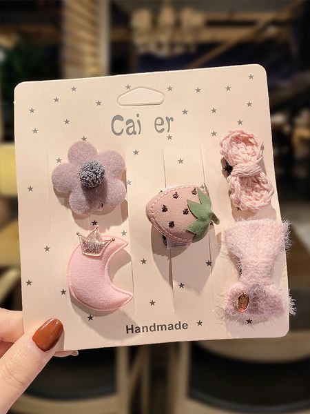 does not hurt the of children's accessories lanugo hair clip small hairpin headdress baby girl infant
does not hurt the of children's accessories lanugo hair clip small hairpin headdress baby girl infant