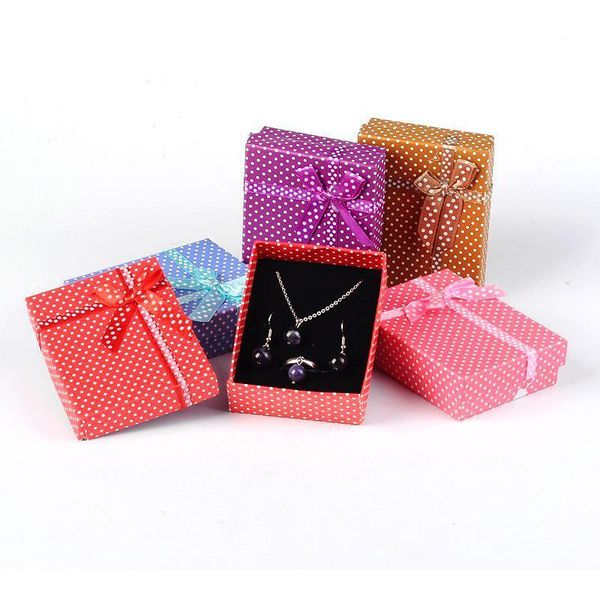 12pcs jewelry set display boxes cardboard rectangle gifts box with sponge valentines day packages ,mixed color, 90 qyloss, Black;white
12pcs jewelry set display boxes cardboard rectangle gifts box with sponge valentines day packages ,mixed color, 90 qyloss, Black;white