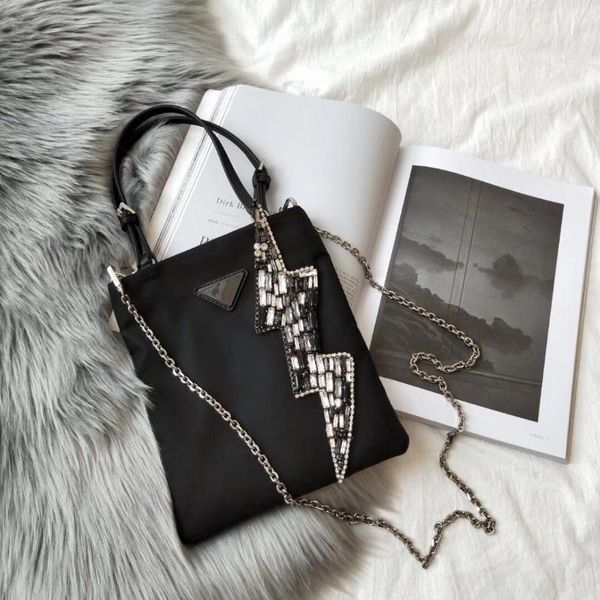 luxury handbags women diamond shopping bag famous chain lightening female vintage crossbody bucket bag shoulder
luxury handbags women diamond shopping bag famous chain lightening female vintage crossbody bucket bag shoulder