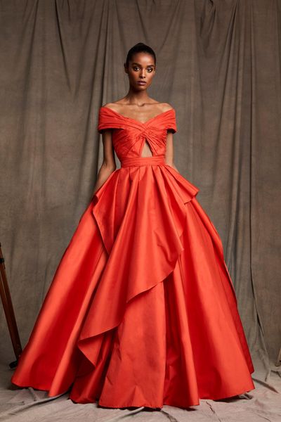 2021 zuhair murad вечерних платьев с плечом атласного дешевого пром платье сшитого tiers формальной партия платье, Black
2021 zuhair murad вечерних платьев с плечом атласного дешевого пром платье сшитого tiers формальной партия платье, Black