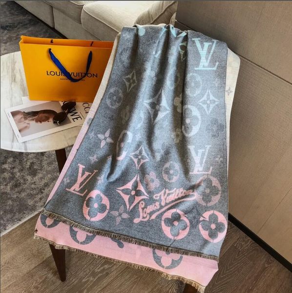 luxury popular silk handbag scarvers lo̴uis v̴uitton 100% fashion silk scarf classic brand print women scarf wholesale, Blue;gray
luxury popular silk handbag scarvers lo̴uis v̴uitton 100% fashion silk scarf classic brand print women scarf wholesale, Blue;gray