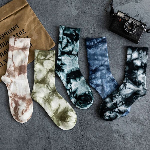 solid men's and women's middle tube summer thin tie dyed stockings become street sports basketball trend couple cotton socks, Black;white
solid men's and women's middle tube summer thin tie dyed stockings become street sports basketball trend couple cotton socks, Black;white