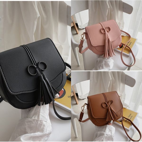 2020 new korean shoulder tassel bag tassel bagpu magnetic button princess casual small satchel solid color cute mini shoulder bag emyue emyu
2020 new korean shoulder tassel bag tassel bagpu magnetic button princess casual small satchel solid color cute mini shoulder bag emyue emyu