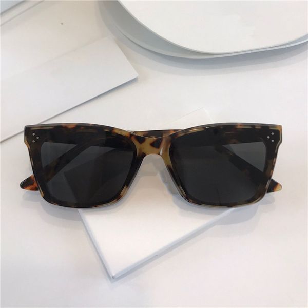 solbei new popular sunglasses with uv protection for men vintage round frame fashion come with case classic sunglasses, White;black
solbei new popular sunglasses with uv protection for men vintage round frame fashion come with case classic sunglasses, White;black