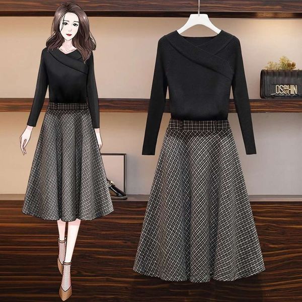 large size women's clothing autumn and winter 2020 new foreign style fat sister show thin age reduction fashion with sweater skirt, Black;gray
large size women's clothing autumn and winter 2020 new foreign style fat sister show thin age reduction fashion with sweater skirt, Black;gray