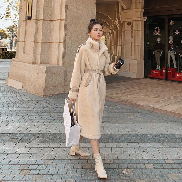 stweed coat women's middle long autumn winter 2021 new korean version thickened lamb fur fur one-piece tweed coat, Black
stweed coat women's middle long autumn winter 2021 new korean version thickened lamb fur fur one-piece tweed coat, Black