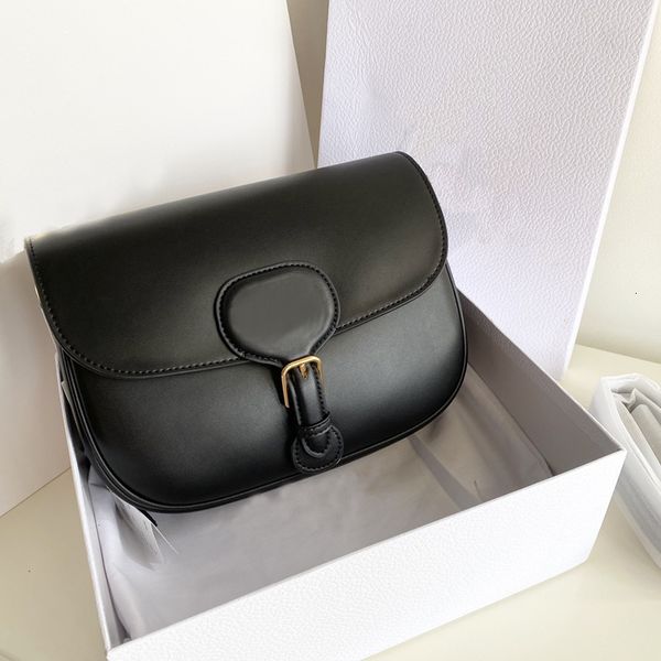 new cd tofu half round bow saddle bag women's mini one shoulder messenger guangzhou
new cd tofu half round bow saddle bag women's mini one shoulder messenger guangzhou