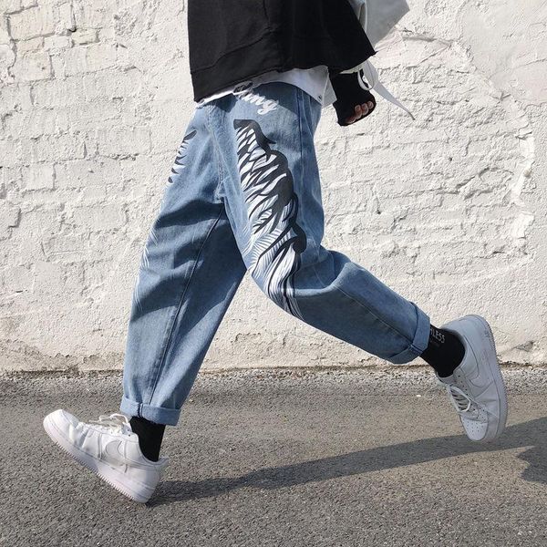 2020 autumn and winter new youth popular men's personality printed loose jeans fashion casual straight pants blue1, Blue
2020 autumn and winter new youth popular men's personality printed loose jeans fashion casual straight pants blue1, Blue