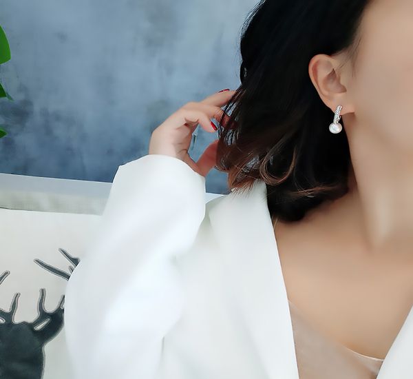 new simple and compact pearl earrings, korean temperament, net red, high-end french style wild earrings women, Black