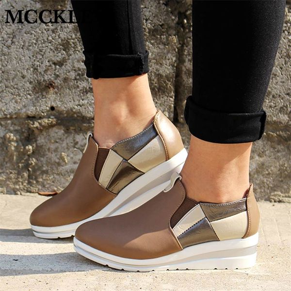 woman autumn flat platform pu slip on casual shoes woman elastic band thick bottom vulcanized shoes female mixed color fashion y200424, Black
woman autumn flat platform pu slip on casual shoes woman elastic band thick bottom vulcanized shoes female mixed color fashion y200424, Black