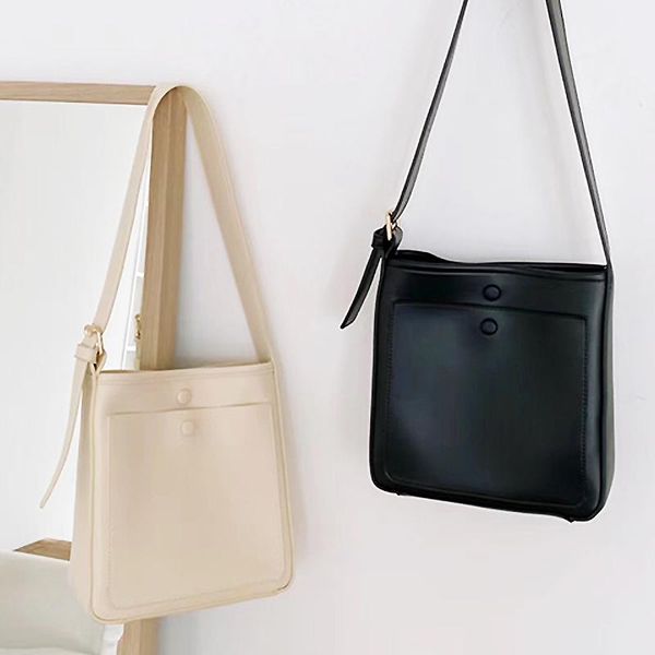 shoulder bags simple ladies square bag soft woman retro female messenger niche handbag designer crossbody for women
shoulder bags simple ladies square bag soft woman retro female messenger niche handbag designer crossbody for women