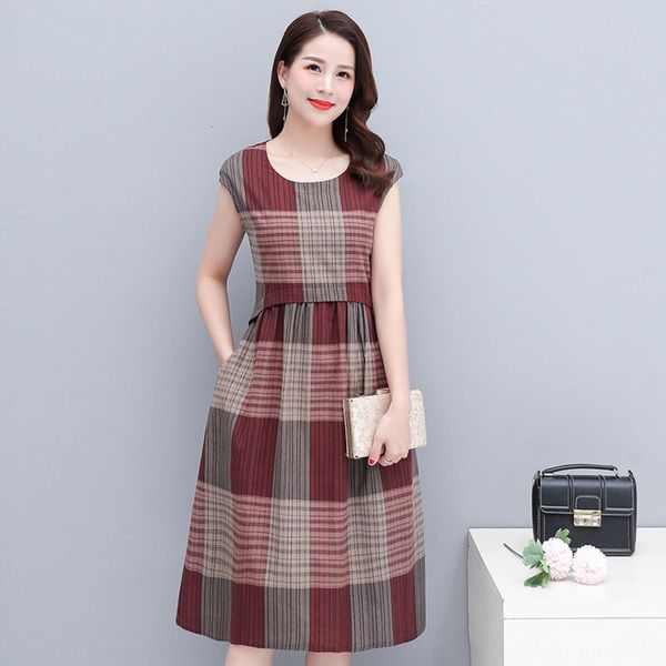 middle aged and elderly women's loose large dress mother short sleeve fashionable plaid a-line high waist over knee mid length aline dr, Black;gray
middle aged and elderly women's loose large dress mother short sleeve fashionable plaid a-line high waist over knee mid length aline dr, Black;gray