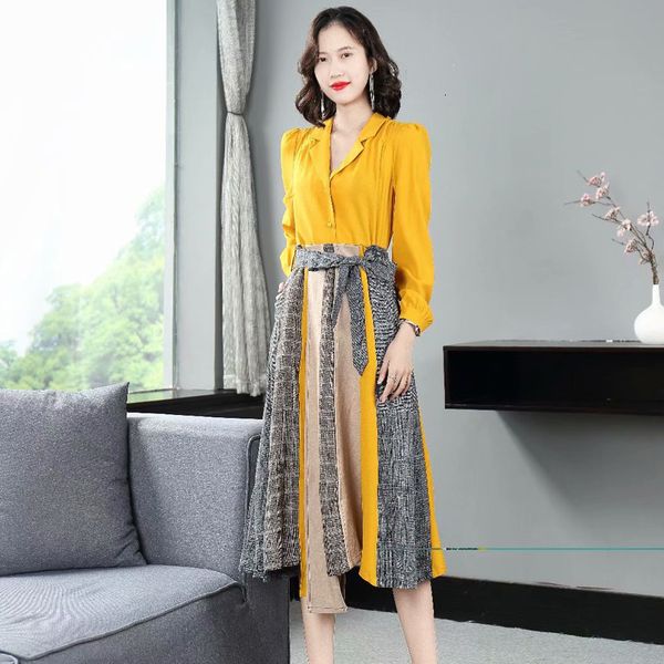 2021 autumn with long v cleavage temper plaid printing thin belt fitting half female skirt set of two new pieces uggu, White
2021 autumn with long v cleavage temper plaid printing thin belt fitting half female skirt set of two new pieces uggu, White