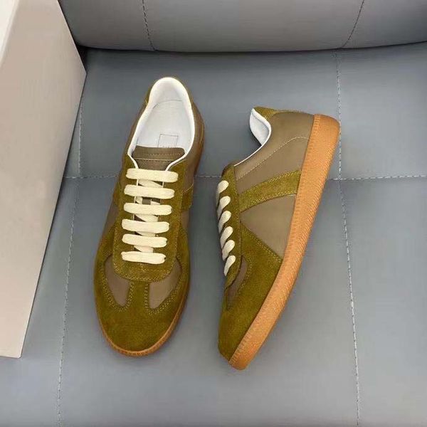 22ssuper quality men casual shoes retro sneakers for men's low skate walking famous rubber nappa genuine leahter sport outdoor lightwe, Black
22ssuper quality men casual shoes retro sneakers for men's low skate walking famous rubber nappa genuine leahter sport outdoor lightwe, Black