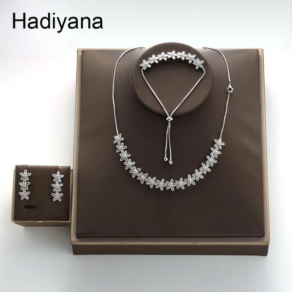 hadiyana fashion flower necklace & bracelet & earrings adjustable set new charming cubic zirconia jewelry accessories set tz8077, Silver
hadiyana fashion flower necklace & bracelet & earrings adjustable set new charming cubic zirconia jewelry accessories set tz8077, Silver