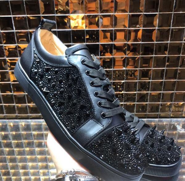 2021 red bottom casual shoes juinor flat low pik spikes black leather with spikes classic sneakers men designer shoes size 40-46
2021 red bottom casual shoes juinor flat low pik spikes black leather with spikes classic sneakers men designer shoes size 40-46