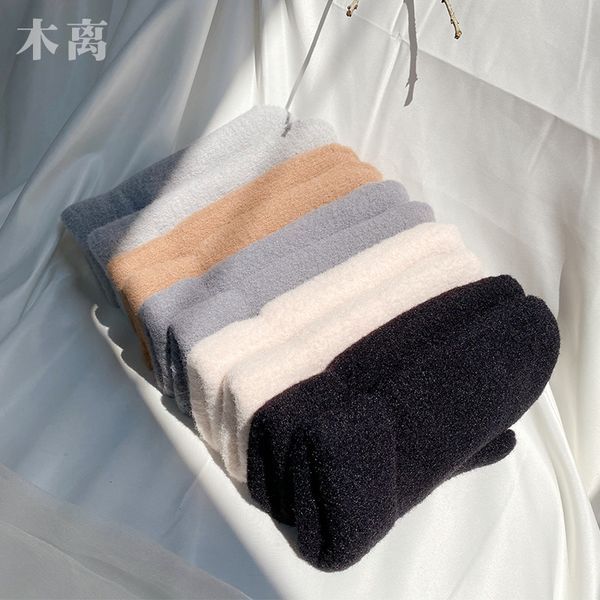 glove girl winter korean warm and lovely plush bag refers to student couple riding cold proof ins wind versatile solid color, Blue;gray
glove girl winter korean warm and lovely plush bag refers to student couple riding cold proof ins wind versatile solid color, Blue;gray