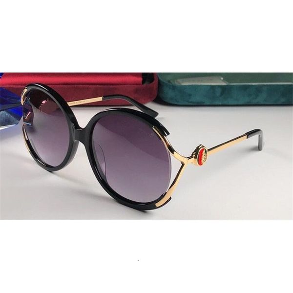the latest selling popular fashion sunglasses square frame 6025 anti-uv400 lens with original box, White;black
the latest selling popular fashion sunglasses square frame 6025 anti-uv400 lens with original box, White;black