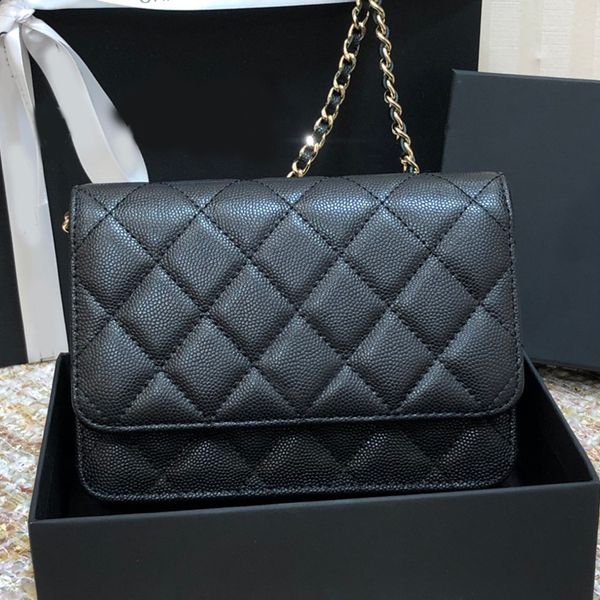 the classic women bags add card bits to inner cover one more compartment there is also a zipper position at the back 1649 super convenient
the classic women bags add card bits to inner cover one more compartment there is also a zipper position at the back 1649 super convenient