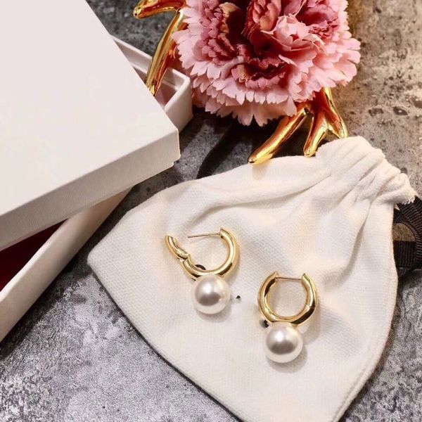 luxary jewelry women pearl earrings studs fashion style stud earrings high-end elagant round stud designer earrings, Golden;silver
luxary jewelry women pearl earrings studs fashion style stud earrings high-end elagant round stud designer earrings, Golden;silver