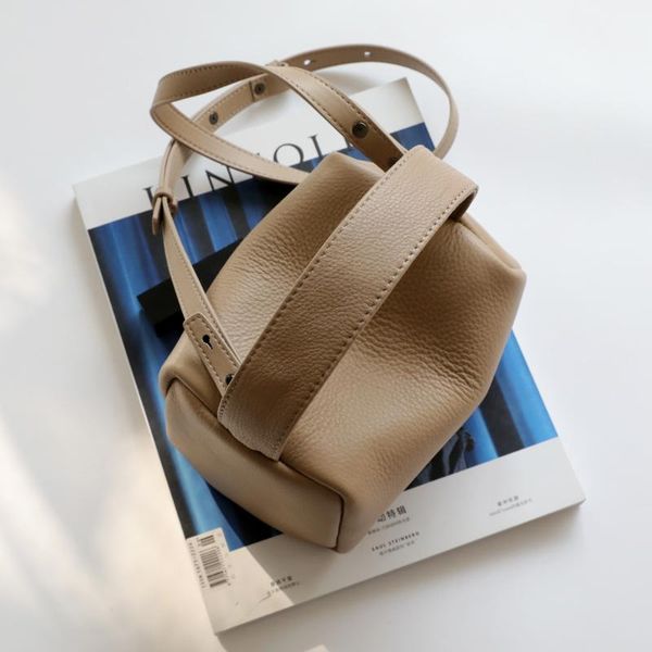 shoulder bags 2021 ins box bag women real cow leather simple crossbody messenger ladies tofu handbags high quality
shoulder bags 2021 ins box bag women real cow leather simple crossbody messenger ladies tofu handbags high quality