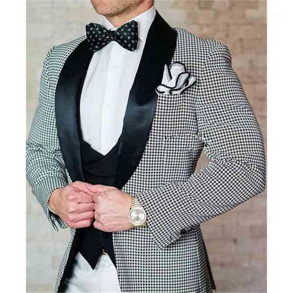 men's suits & blazers groom tuxedos shawl lapel men custom made houndstooth wedding 3 pieces ( jacket+pants+vest+tie ) e841, White;black
men's suits & blazers groom tuxedos shawl lapel men custom made houndstooth wedding 3 pieces ( jacket+pants+vest+tie ) e841, White;black