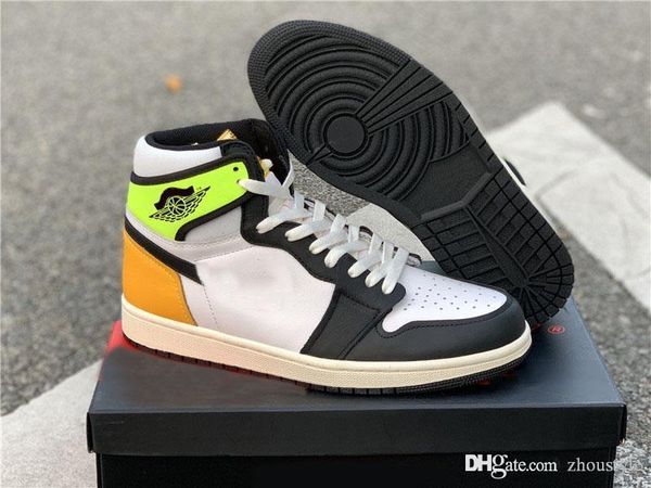 2021 air authentic 1 high og volt gold sneakers white volt university gold black xiii retro men women outdoor sports shoes with box 555088-1
2021 air authentic 1 high og volt gold sneakers white volt university gold black xiii retro men women outdoor sports shoes with box 555088-1
