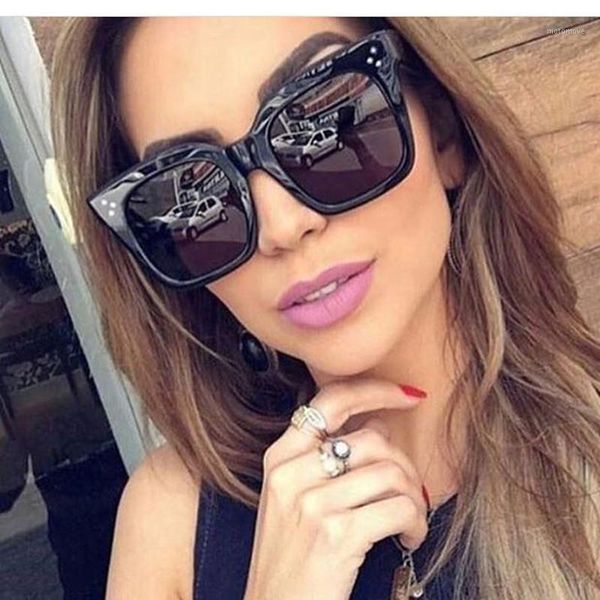 fashion lad flat eyewear lunette femme women sunglasses women rivet sun glasse1, White;black
fashion lad flat eyewear lunette femme women sunglasses women rivet sun glasse1, White;black