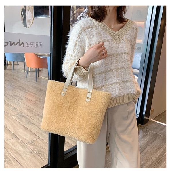 fashion hairy velvet bag female fashion plush shoulder crossbody bag large capacity korean version wild handbag messenger
fashion hairy velvet bag female fashion plush shoulder crossbody bag large capacity korean version wild handbag messenger