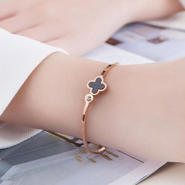 rose wrist ornament four leaf grass gold gold bracelettitanium steel bracelet female black bracelet color 6sir7, Golden;silver
rose wrist ornament four leaf grass gold gold bracelettitanium steel bracelet female black bracelet color 6sir7, Golden;silver