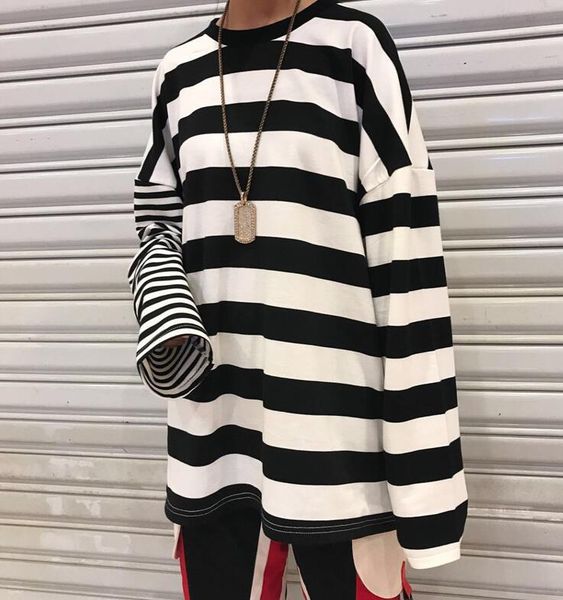 new spring and autumn retro stripe stitching loose round neck t-shirt, White
new spring and autumn retro stripe stitching loose round neck t-shirt, White