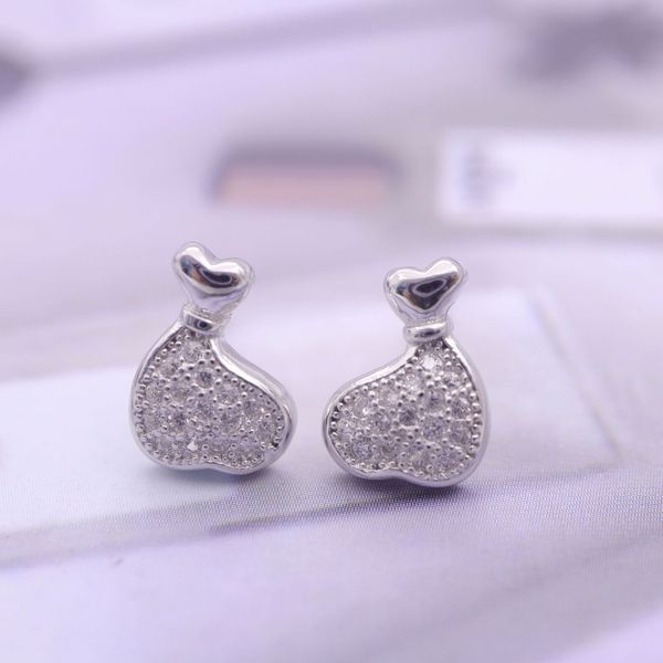 hengsheng s925 silver cross-border one product dropshipping lucky bag wallet fashion korean style simple zircon ear studs womens earrings, Golden
hengsheng s925 silver cross-border one product dropshipping lucky bag wallet fashion korean style simple zircon ear studs womens earrings, Golden