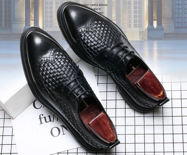 dress shoes men lace up genuine leather flats platform height increasing shoes pointed toes weave black carved brogue
dress shoes men lace up genuine leather flats platform height increasing shoes pointed toes weave black carved brogue