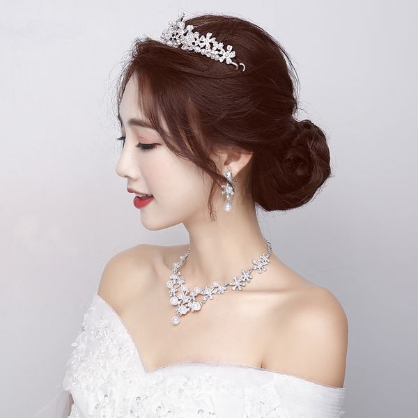net red bridal headdress crown earring necklace korean wedding dress accessories three pieces of diamond jewelry set, Silver 
net red bridal headdress crown earring necklace korean wedding dress accessories three pieces of diamond jewelry set, Silver