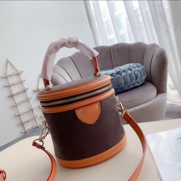 bucket bag women cosmetic case handbags fashion patchwork old flower detachable shoulder strap zipper crossbody bags letter bag with lock
bucket bag women cosmetic case handbags fashion patchwork old flower detachable shoulder strap zipper crossbody bags letter bag with lock