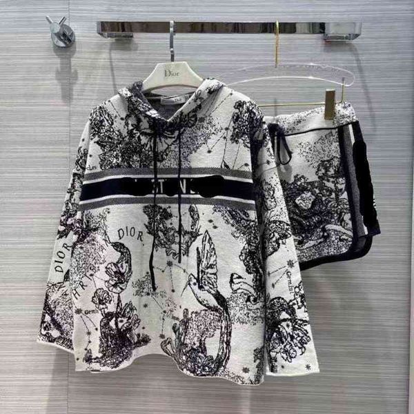 2022 factory wholesale new model casual suit hooded sweater women's loose short sleeved shorts two piece set summer fashion, White
2022 factory wholesale new model casual suit hooded sweater women's loose short sleeved shorts two piece set summer fashion, White