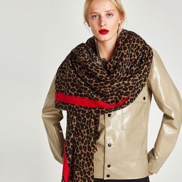 scarves european and american red-edged leopard print cashmere-like scarf with warm shawl neck in autumn winter, Blue;gray
scarves european and american red-edged leopard print cashmere-like scarf with warm shawl neck in autumn winter, Blue;gray