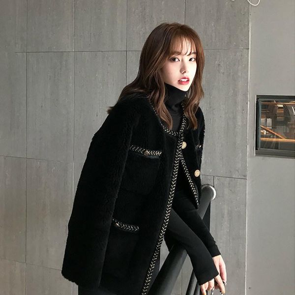 2020 new autumn and winter small fragrance black fur one grain wool lamb hair mid-length plush jacket female trend
2020 new autumn and winter small fragrance black fur one grain wool lamb hair mid-length plush jacket female trend