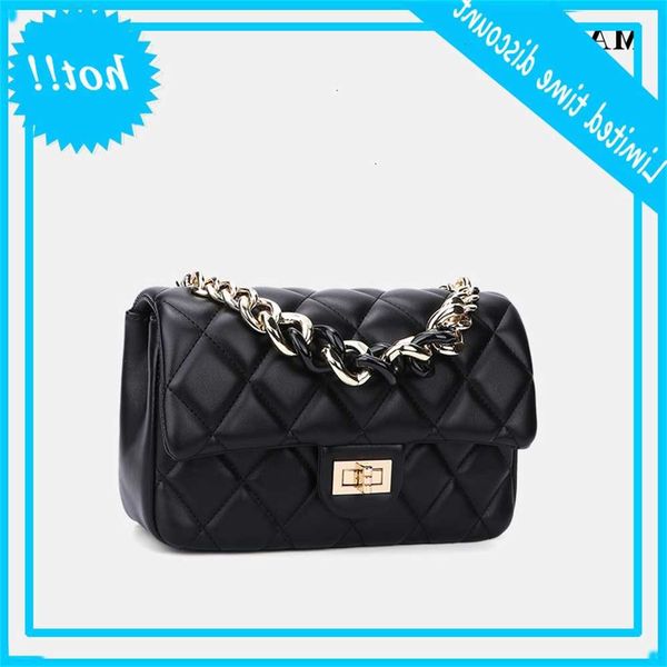 xiaoxiangfeng women's 2019 new fashion lingge chain advanced sense bag with foreign style
xiaoxiangfeng women's 2019 new fashion lingge chain advanced sense bag with foreign style