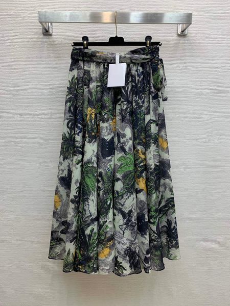 2020 high end new waist line bandage bush coconut tree white crane dragonfly butterfly pattern printed temperament skirt, Black;gray
2020 high end new waist line bandage bush coconut tree white crane dragonfly butterfly pattern printed temperament skirt, Black;gray