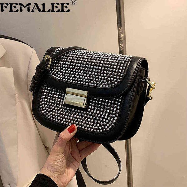 shopping bags diamonds inlay luxury ladies solid color saddle shoulder ribbons bow designer clutch women hand 2022 handle purses 220304
shopping bags diamonds inlay luxury ladies solid color saddle shoulder ribbons bow designer clutch women hand 2022 handle purses 220304