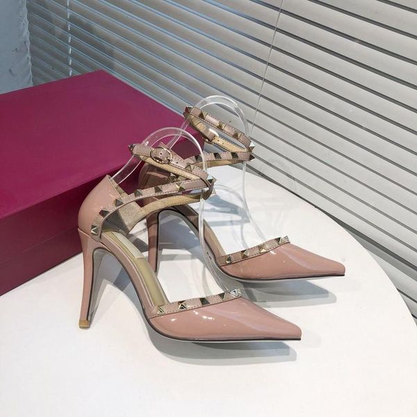 new 2020 women high heels,designer pumps patent leather with rivets ankle strap dress shoes bridal wedding shoes plus size 35-42, Black
new 2020 women high heels,designer pumps patent leather with rivets ankle strap dress shoes bridal wedding shoes plus size 35-42, Black