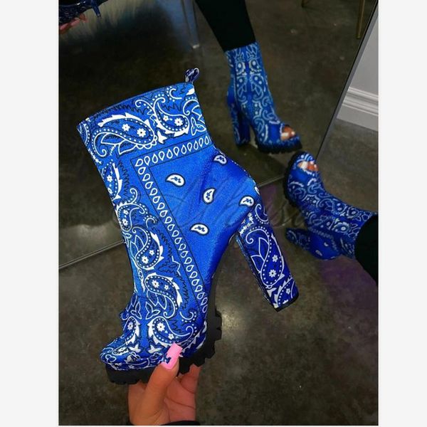 2020 winter new fashion women totem printing casual boots women ankle boots zipper square heel fish mouth botas mujer, Black
2020 winter new fashion women totem printing casual boots women ankle boots zipper square heel fish mouth botas mujer, Black