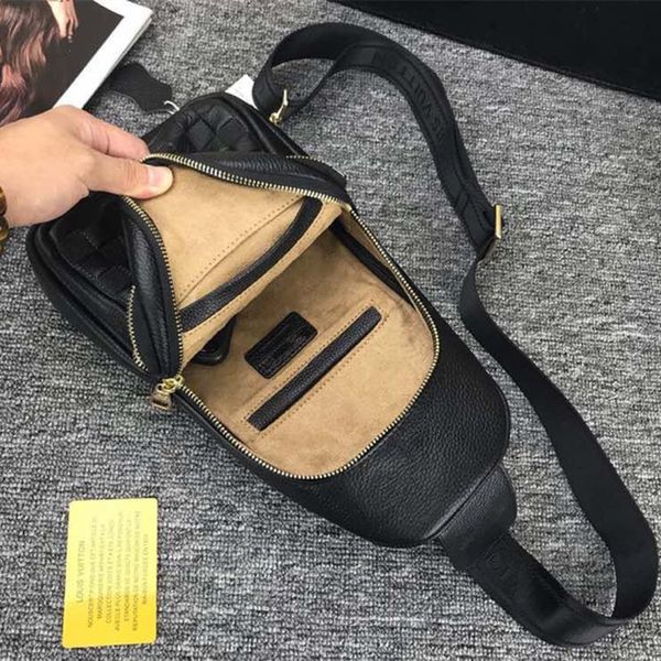 authentic 2020 summer new mens casual all-matching first layer cowhide messenger bag large capacity genuine leather trendy chest bag
authentic 2020 summer new mens casual all-matching first layer cowhide messenger bag large capacity genuine leather trendy chest bag