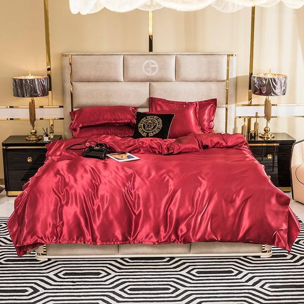 bedding sets high-quality silk 4 pieces set 1 duvet cover flat bed sheet 2 pillowcase single king 3 sizes1
bedding sets high-quality silk 4 pieces set 1 duvet cover flat bed sheet 2 pillowcase single king 3 sizes1