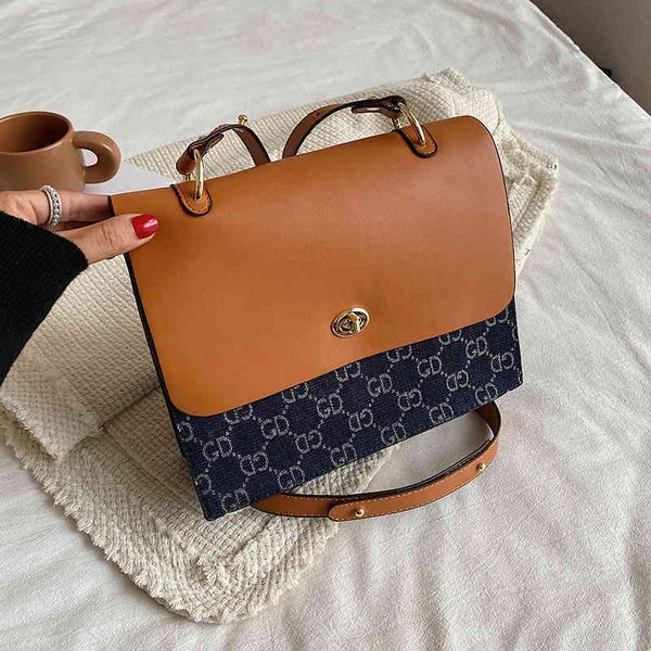2022 latest handbag factory store on female one shoulder tote popular old flower letter messenger, Black;red
2022 latest handbag factory store on female one shoulder tote popular old flower letter messenger, Black;red