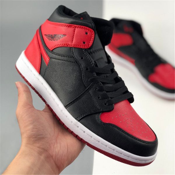1 retro high og homage to home classic banned bred 1s mj sports all-match 1 basketball shoes shattered backboard outdoor men women sneakers
1 retro high og homage to home classic banned bred 1s mj sports all-match 1 basketball shoes shattered backboard outdoor men women sneakers