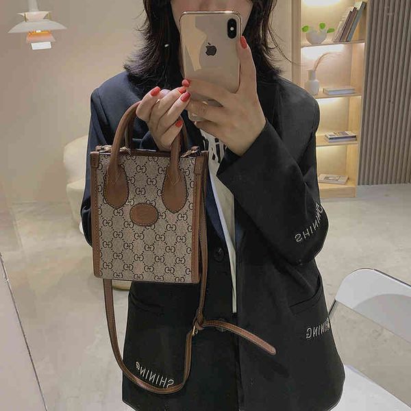 women's bag letter printing handbag and winter new popular one shoulder messenger bag handbags top
women's bag letter printing handbag and winter new popular one shoulder messenger bag handbags top
